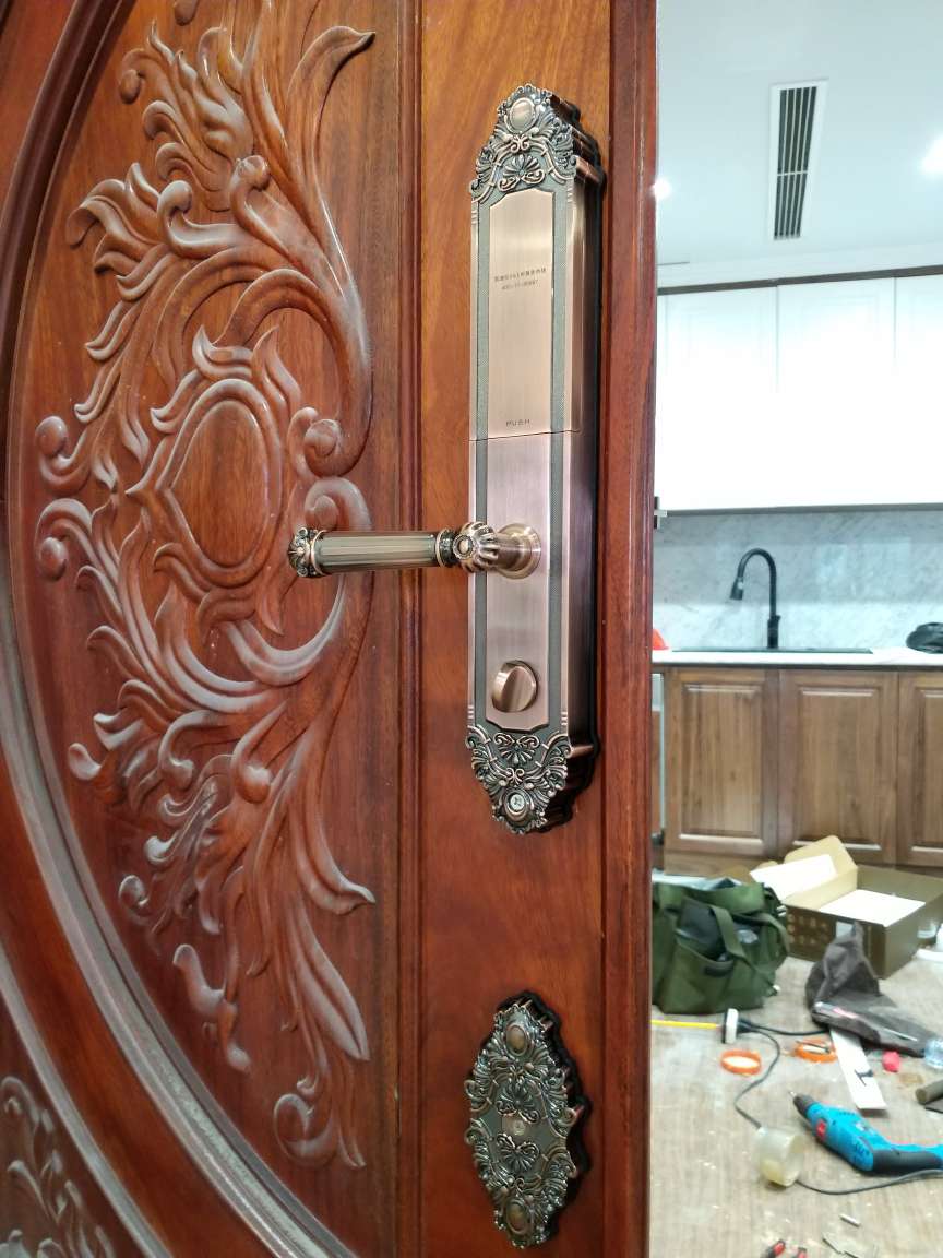 Chìa khóa cơ của khóa vân tay có thực sự hữu ích?